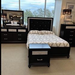 New Queen Bedroom Set 