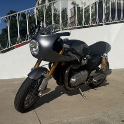 2016 Triumph Thruxton R