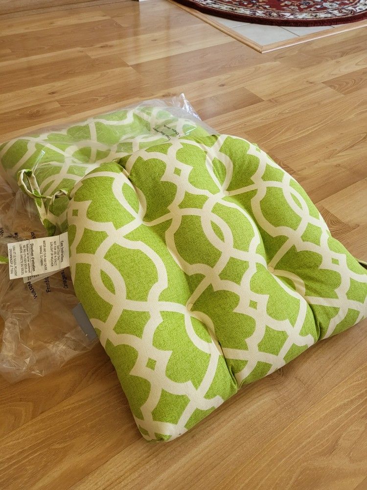 New Pillow Perfect Outdoor/indoor Cushions