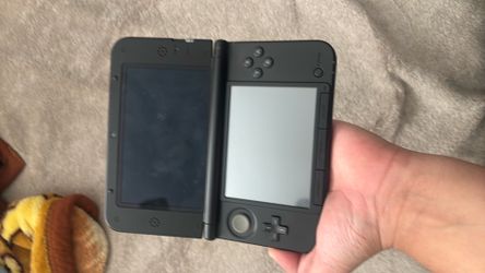 3DS XL loaded with games plus dragon quest 8