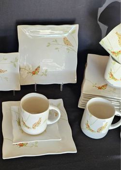 222 Fifth Fine China Square Lunchware Set with Mugs