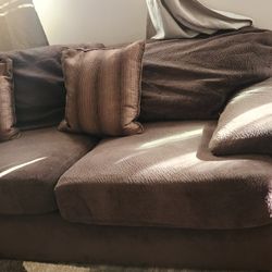 Seccional With Queen Size Pull Out Bed