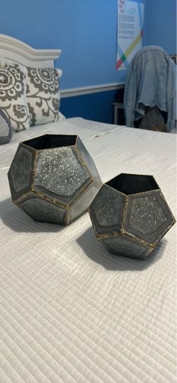 Set of 2 Geometric Metal Vases