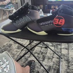 Retro 17 Doernbecher Sz 13