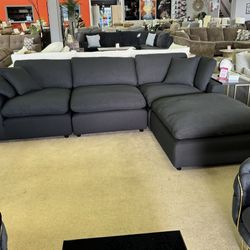 Manhattan Black Linen Modular Sectional / 4pc