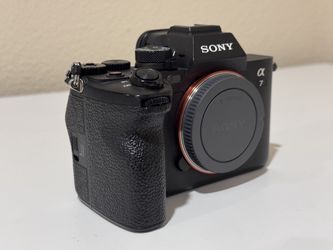 Sony A7 IV