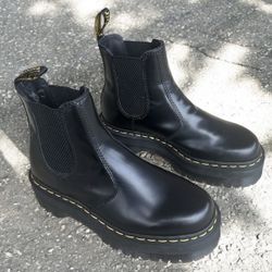 Dr Martens Chelsea Boots