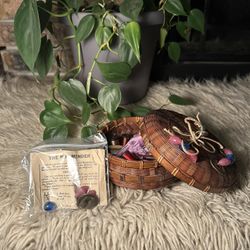 Wicker Sewing Kit