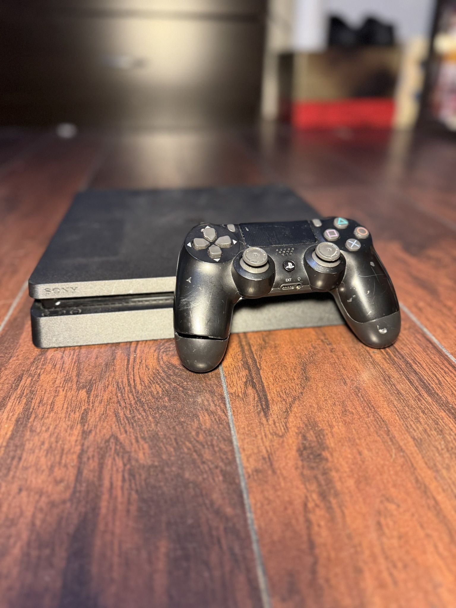 PS4 slim 1tb Cords Included