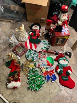 14 pieces Christmas decoration in good condition$80