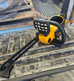 DEWALT FLEXVOLT 60V MAX 16in. Brushless Cordless Battery Powered Chainsaw (Tool Only). In Excellent Condition!!