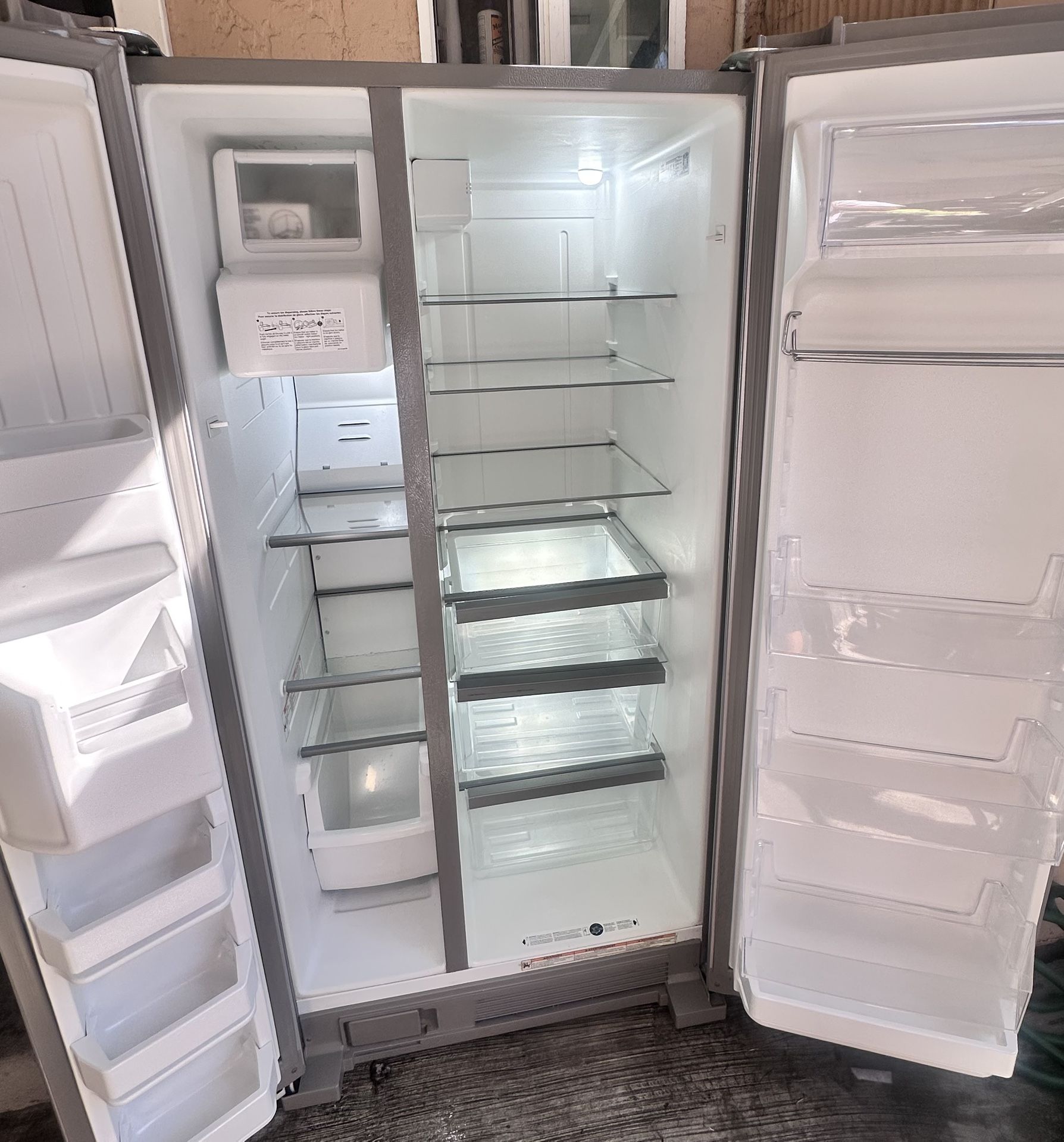 Refrigerator Whirlpool Size 33 X 66
