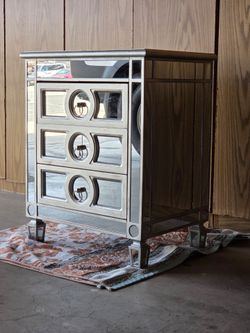 MIRRORED Nightstand