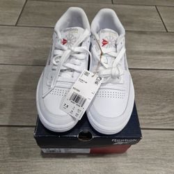 Women Reebok Tennis Size 7.5