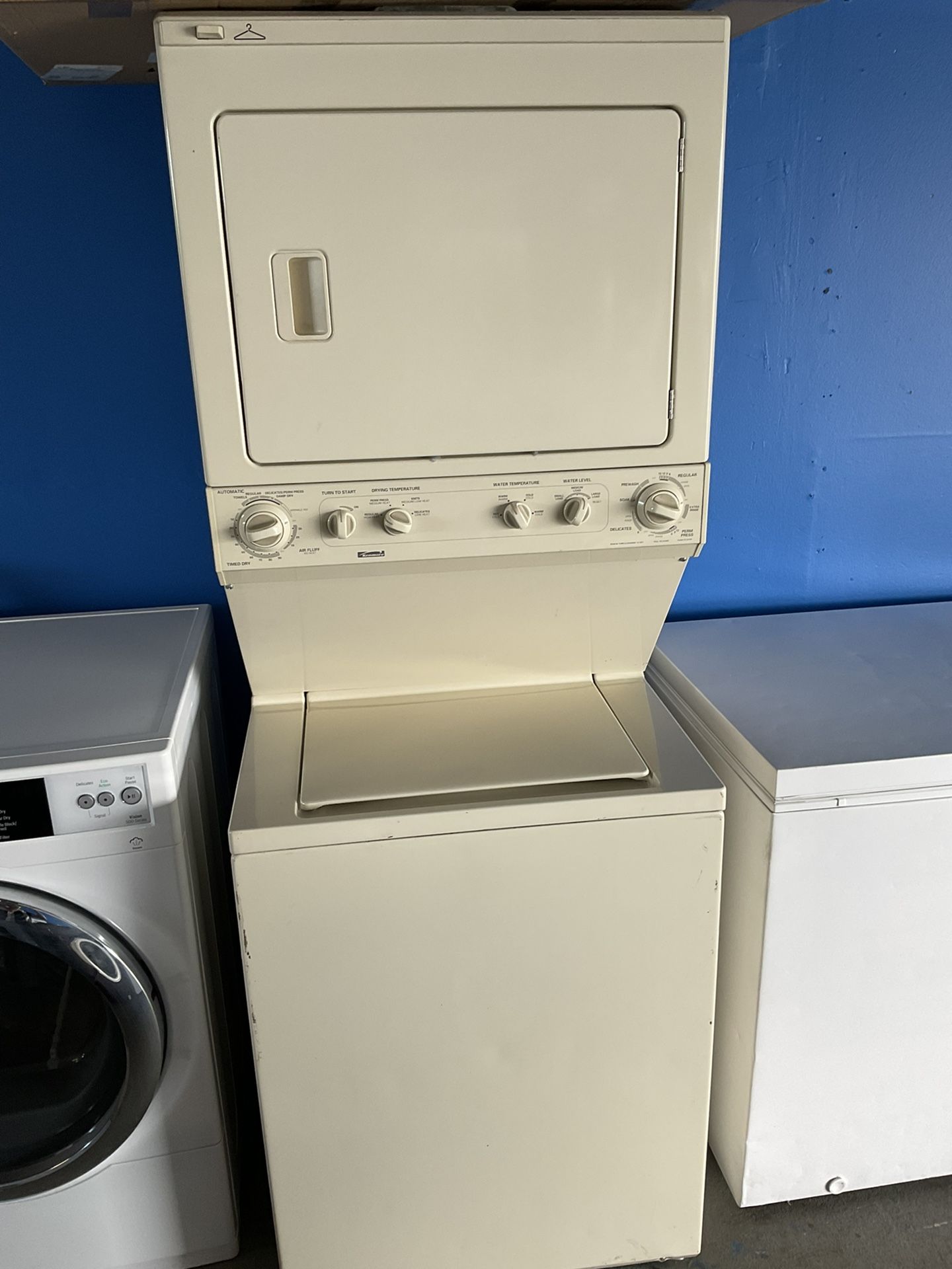 Kenmore 27 inch stackable washer and dryer great working condition