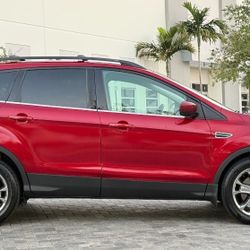 2014 Ford Escape  Se 