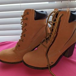Boots Size 8.5