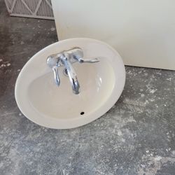Sink And Faucet 