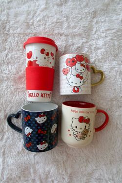 Hello Kitty Valentine’s Day Mug Set