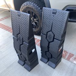 Heavy Duty Truck Ramps. 