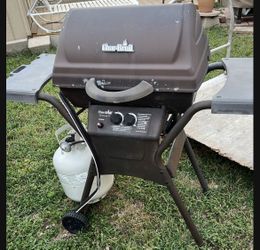 Grill With Gas Tank