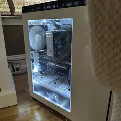 **PERFECT CONDITION GAMING PC**