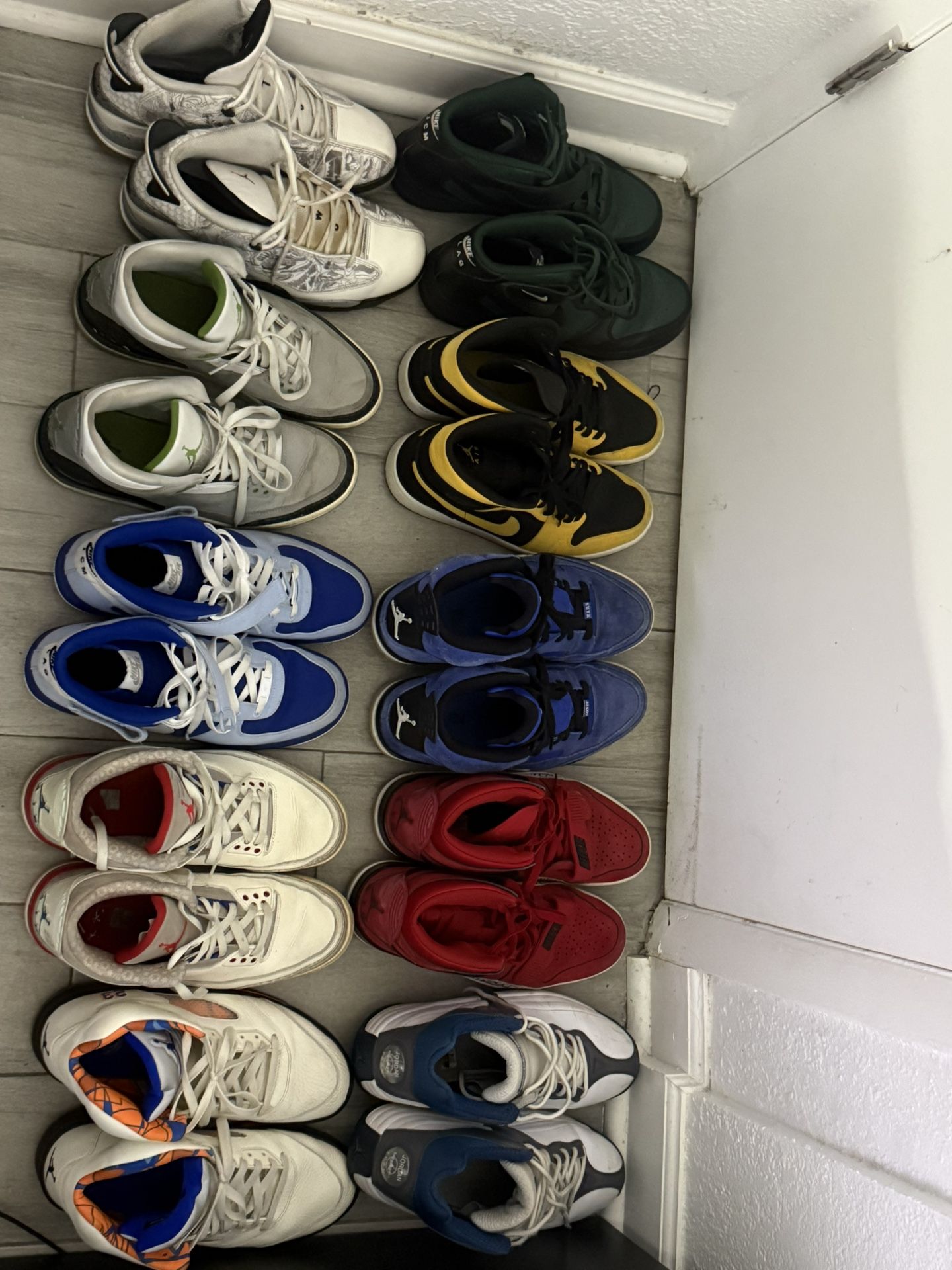 Jordan’s/Nikes Size 10