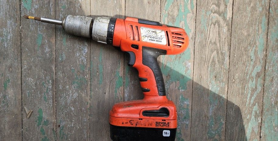 Black & Decker Fire Storm Drill FS18PS One Battery No Charger 
