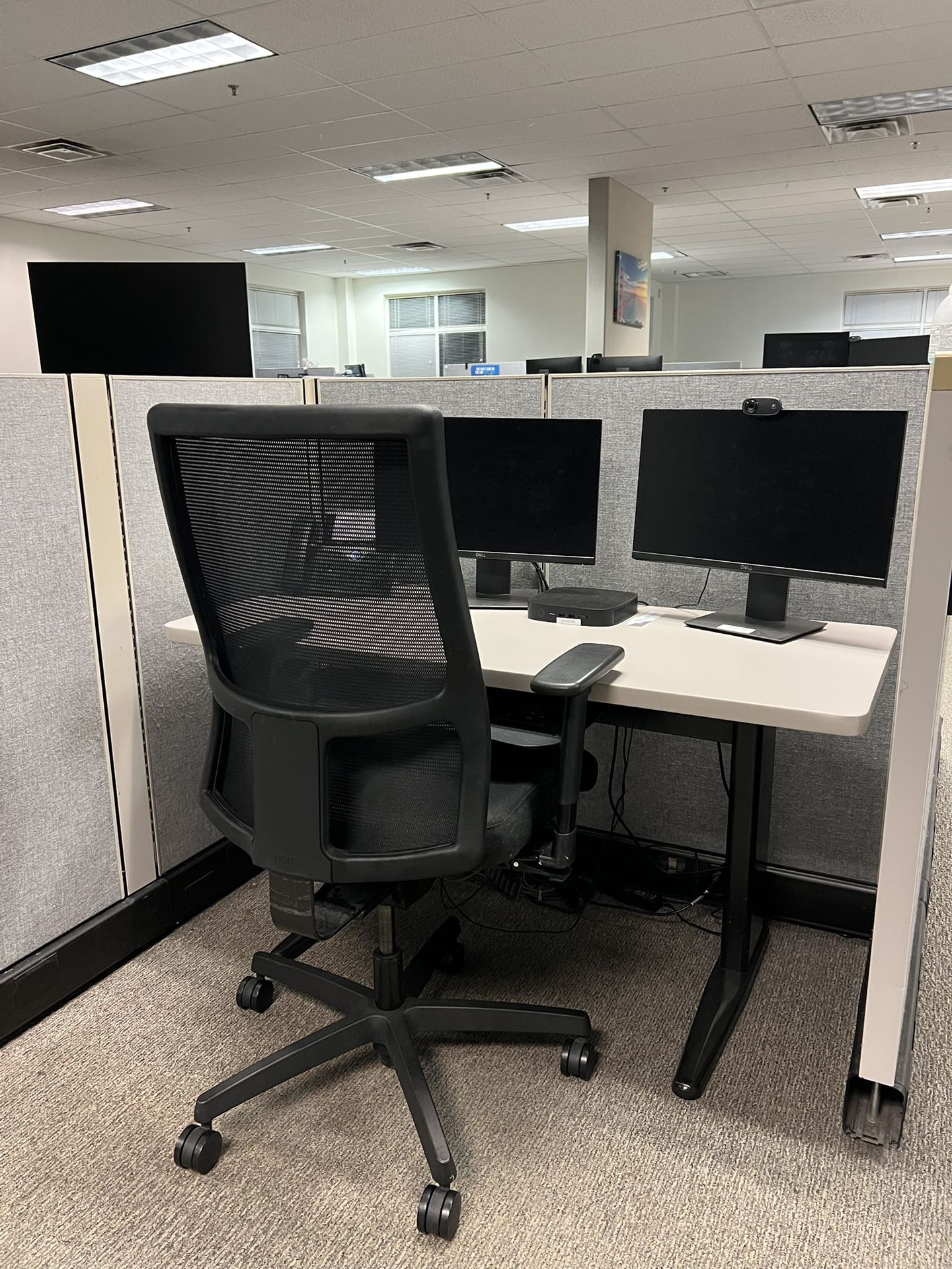 Premium Height-Adjustable Sit/Stand Desk w/ Pull-Out Keyboard Tray