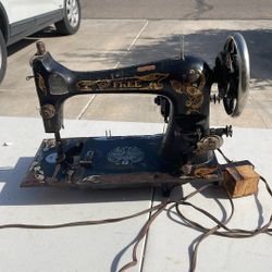!!RARE!!  1915 “THE FREE” Early Electric Sewing Machine 