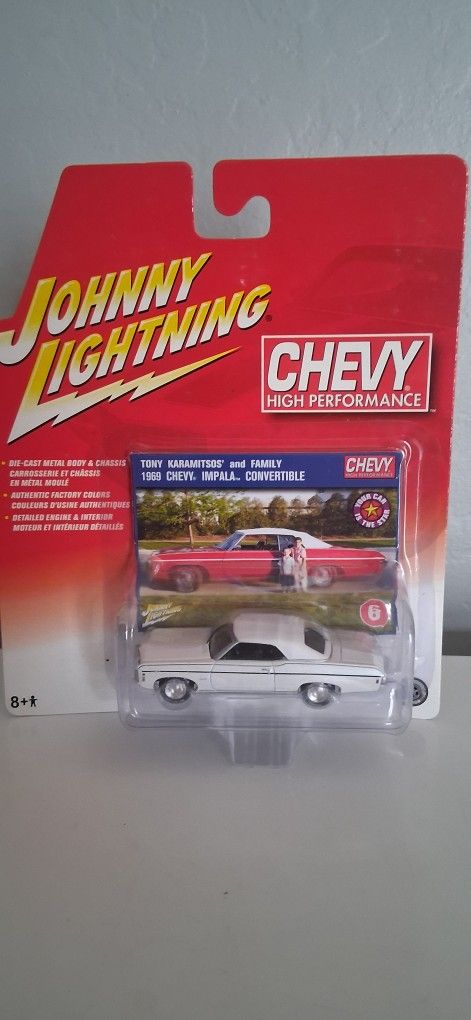 Johnny Lightning White 1969 Chevy Impala Convertible