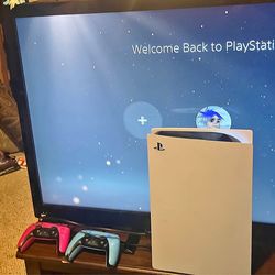 PS5 Disk version + 2 controllers