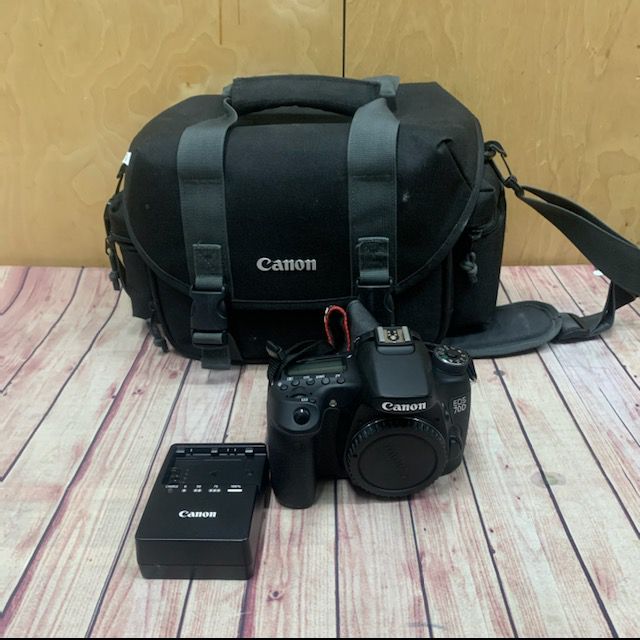 Canon EOS 70D 20.2MP Digital SLR Camera - Black