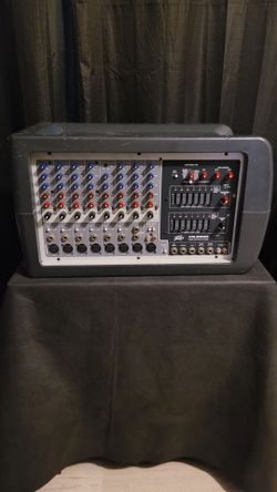 Peavey XR 8600 Powered Mixer – 1200 Watts – 8‑Channel – Built‑In FX & Graphic EQ