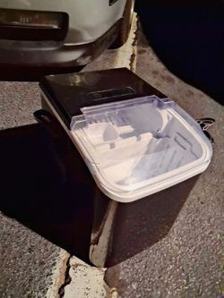 Ice maker