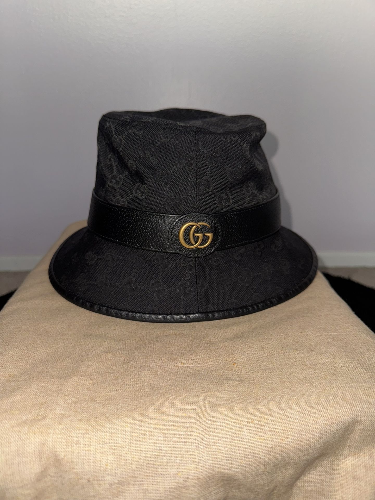 Gucci Original GG Canvas Bucket Hat (Size Medium = 58 CM)