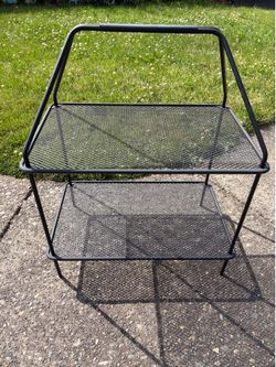 Black Metal Plant Hanger Stand.  Read description 1st