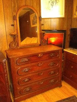 Antique dresser mahagany