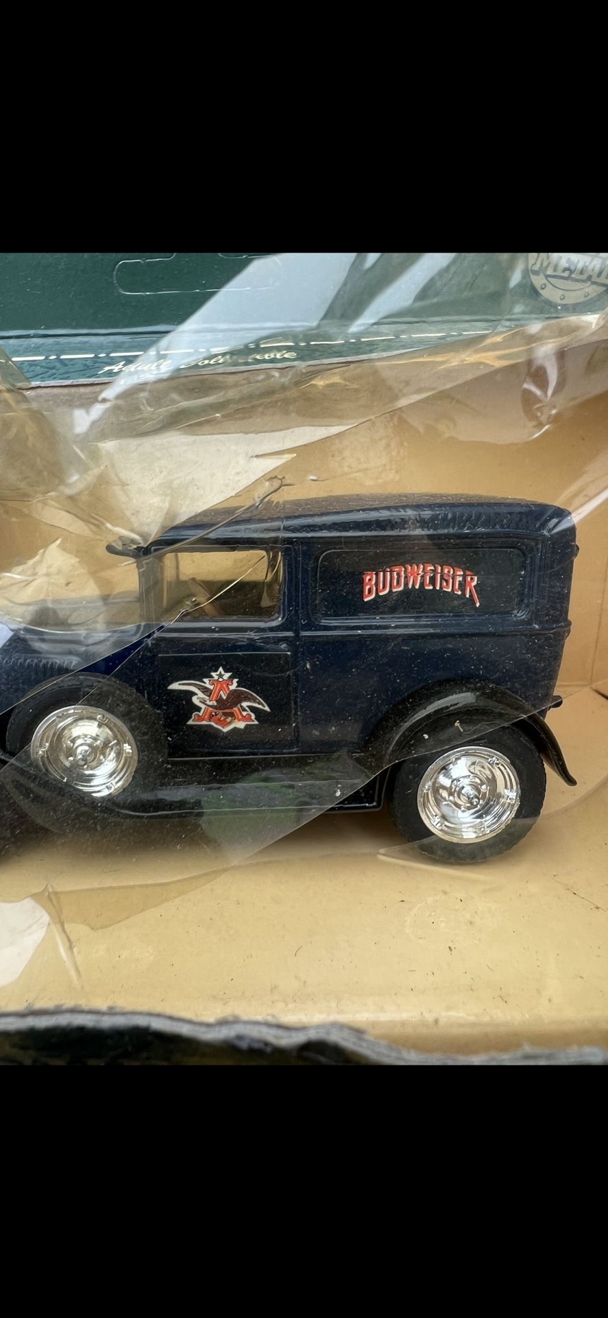 Anheuser Busch 1932 Ford Panel Truck Ertl 1/43 DieCast Budweiser Delivery