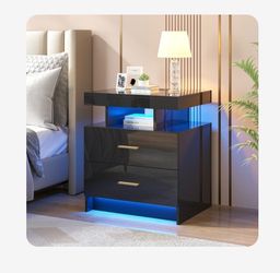 2 matching bed side tables