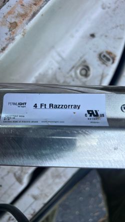 4 foot razor ray light