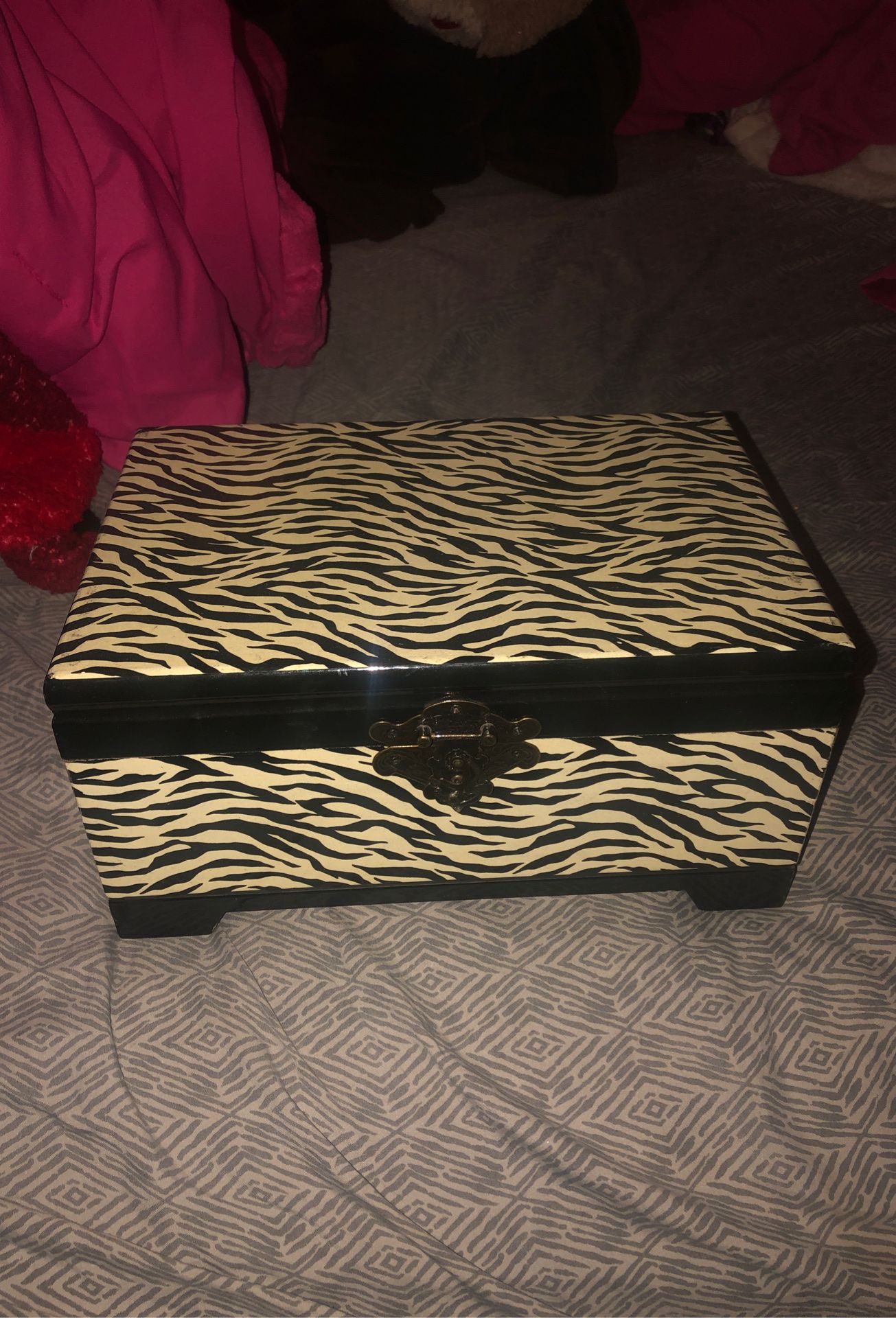 Accessories box