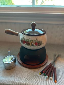 Vintage 1977 M. Kamenstein Fondue Set