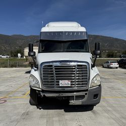 2016 Freightliner Cascadia 113