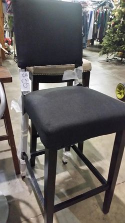 1 available black bar stool