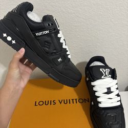 Louis Vuitton Men’s Size 10