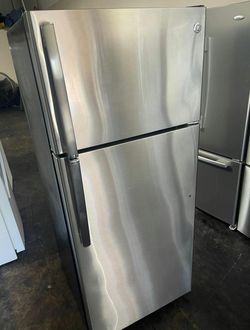 GE Stainless Steel Top Mount Refrigerator - Excellent Condition