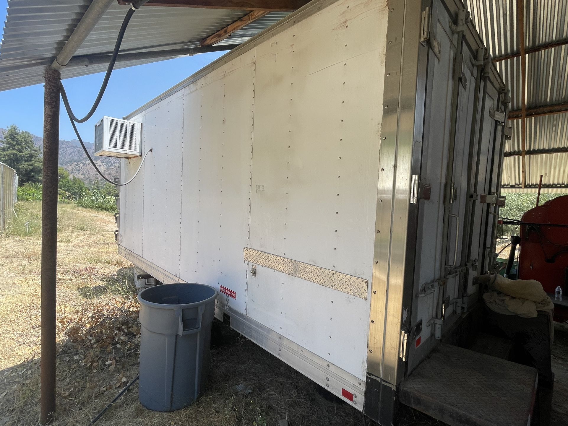 16’ Refrigerated Trailer 