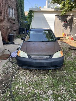 Cars2003 Honda Civic Lot Of New Parts needs Windshield And Paint Job On Front.. New Front