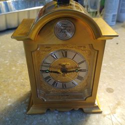 Tempus Fugit Linden Clock